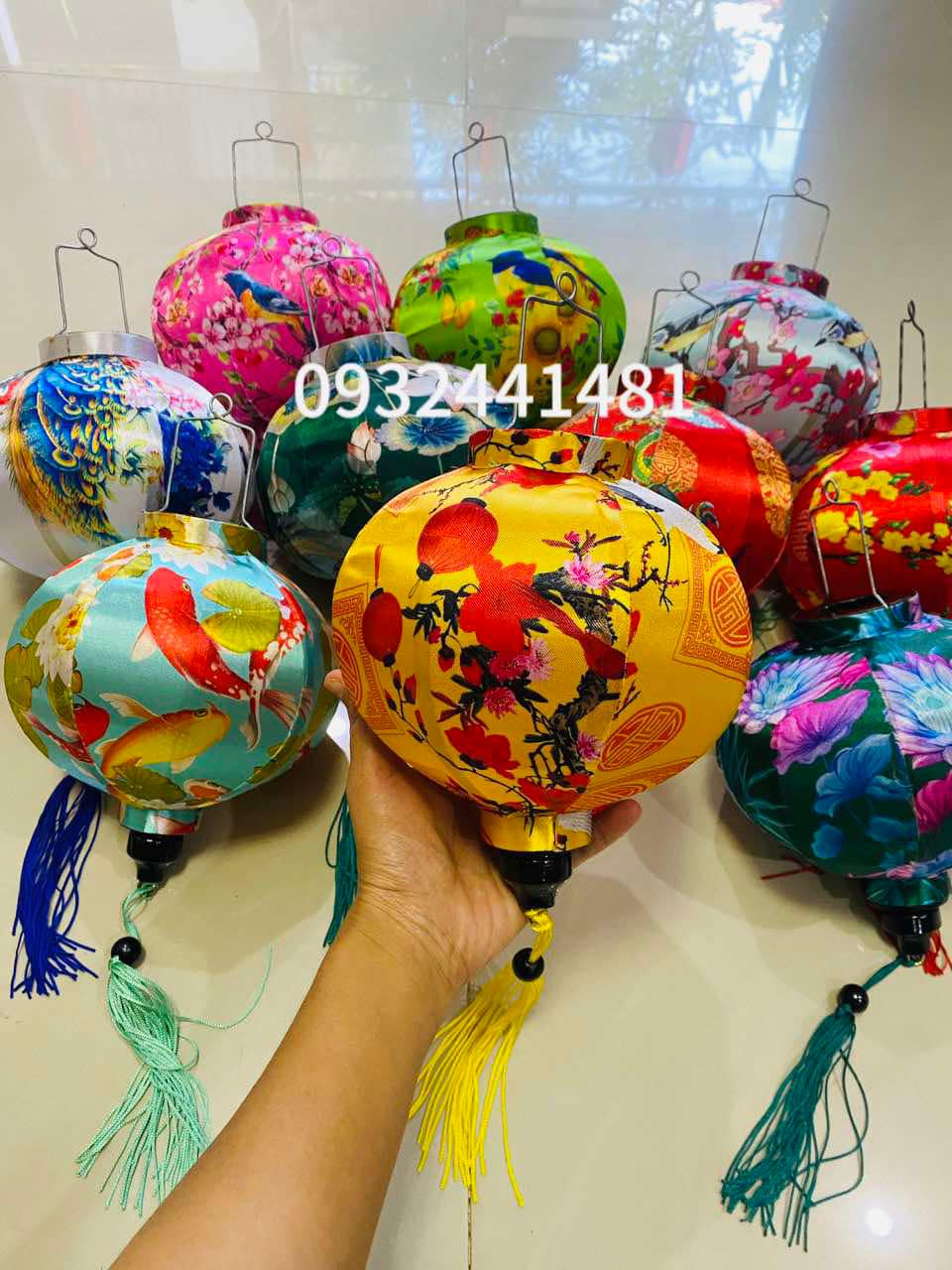 Đèn lồng hoa văn 20cm