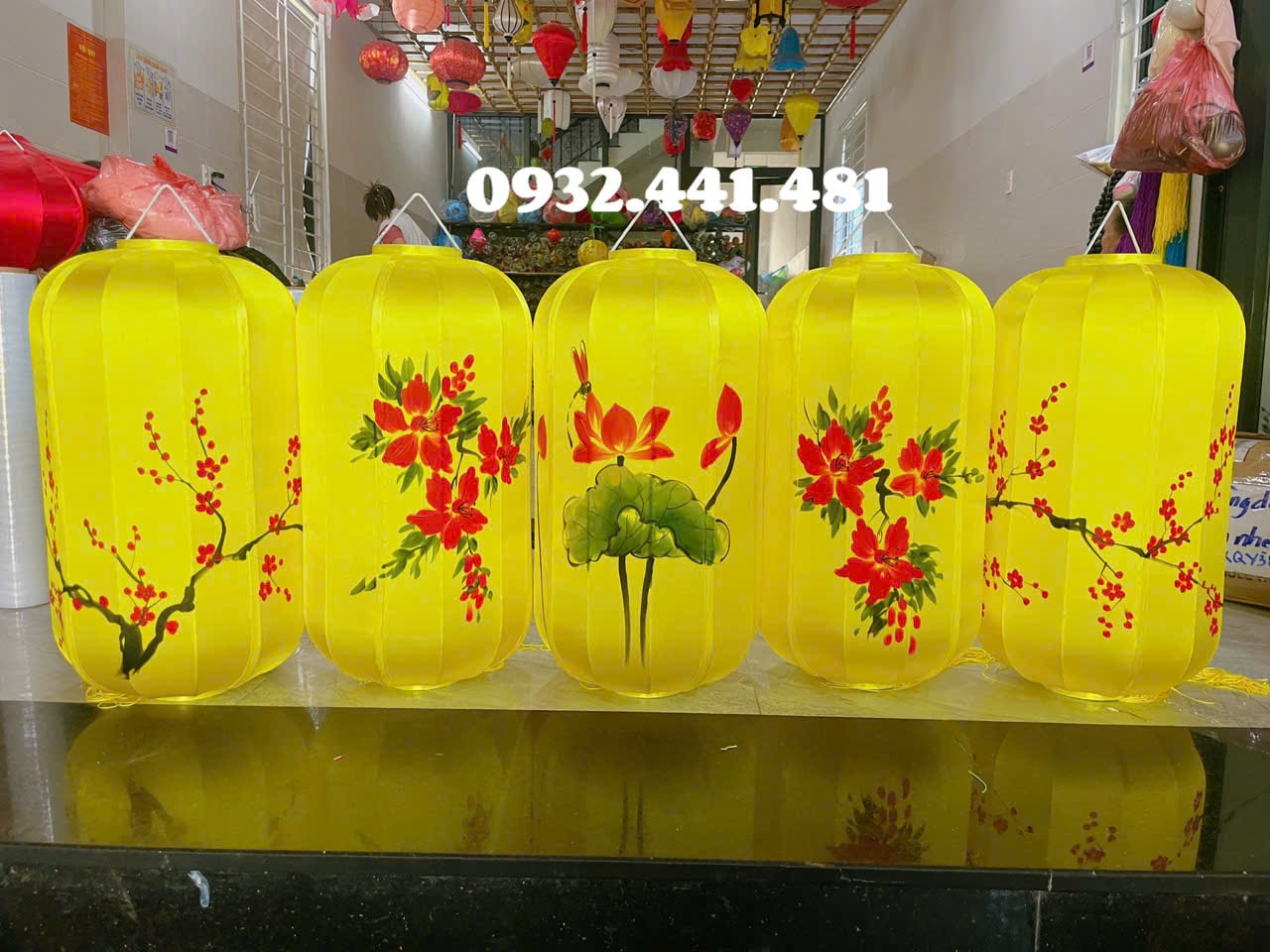 Đèn trụ vẽ hoa theo yêu cầu - Ảnh 2